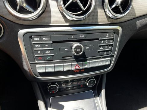Used 2018 Mercedes-Benz GLA 250 4MATIC w/ Premium Package image 38