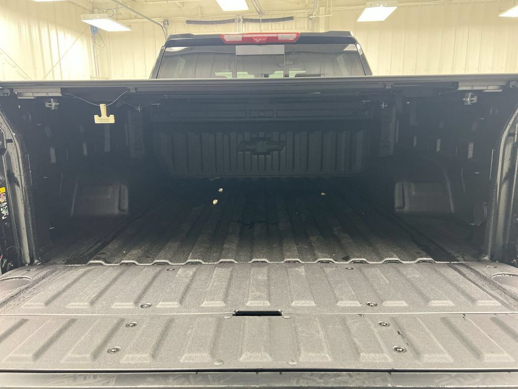 Used 2026 Chevrolet Silverado 1500 ZR2 w/ Dark Appearance Package AWD/4WD image 25