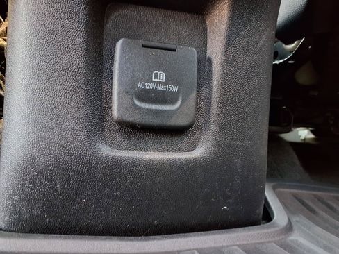 Used 2023 Chevrolet Equinox Premier FWD image 30