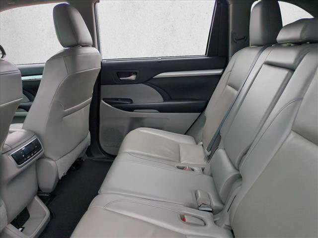 Certified 2019 Toyota Highlander XLE FWD image 19