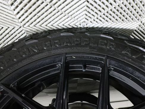 Used 2025 GMC Yukon AT4 Ultimate w/ LPO, Floor Liner Package AWD/4WD image 47