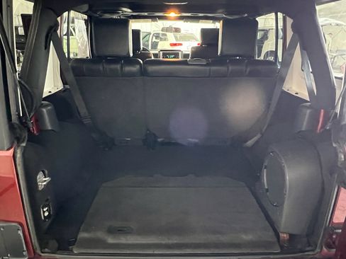 Used 2008 Jeep Wrangler Unlimited Sahara w/ Limited Unlimited Group AWD/4WD image 11