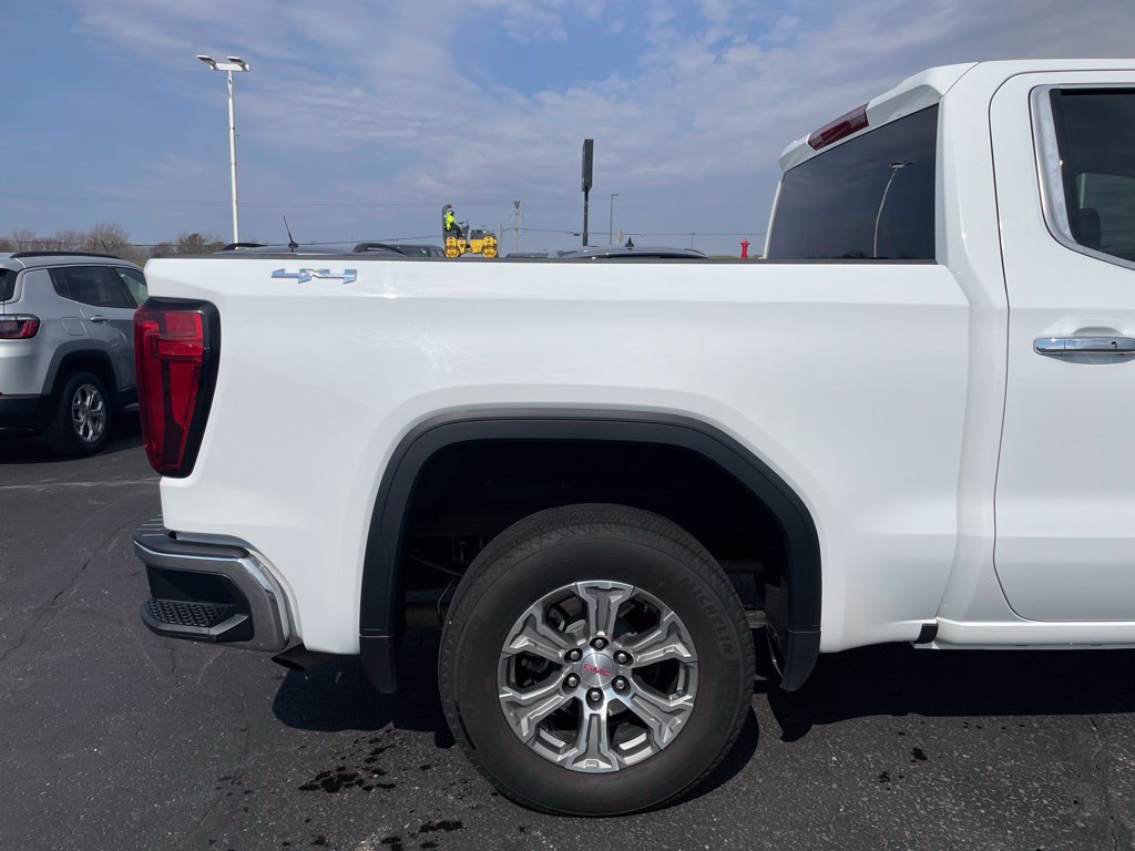Used 2025 GMC Sierra 1500 SLT AWD/4WD image 29