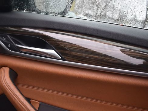 Used 2019 BMW 530i xDrive w/ Convenience Package image 21