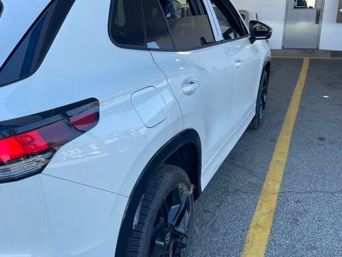 New 2026 Volkswagen Tiguan SE R-Line AWD/4WD image 6