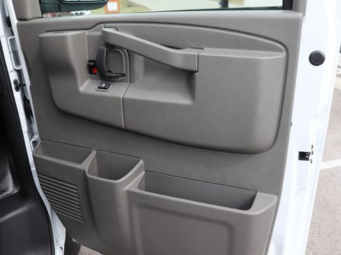 Used 2025 GMC Savana 2500 w/ Driver Convenience Package RWD image 32