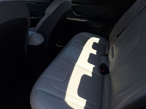 Used 2023 Hyundai Elantra Limited image 12