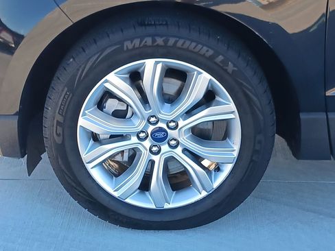 Used 2022 Ford Edge Titanium image 11