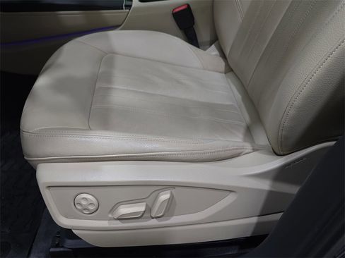 Used 2020 Audi Q5 e Prestige image 32