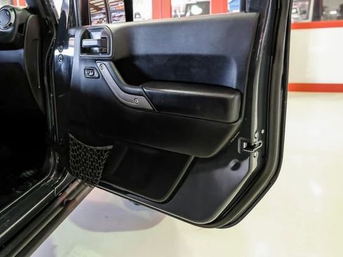 Used 2017 Jeep Wrangler Unlimited Sport image 40