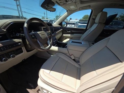 Used 2023 GMC Yukon Denali w/ Denali Reserve Package AWD/4WD image 10