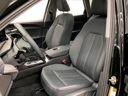 Certified 2025 Audi Q5 Premium w/ Convenience Package image 17