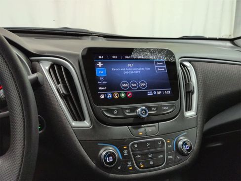 Used 2024 Chevrolet Malibu LT image 28