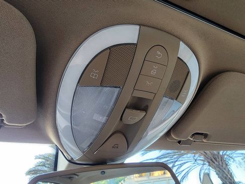 Used 2009 Mercedes-Benz E 350 Sedan image 27