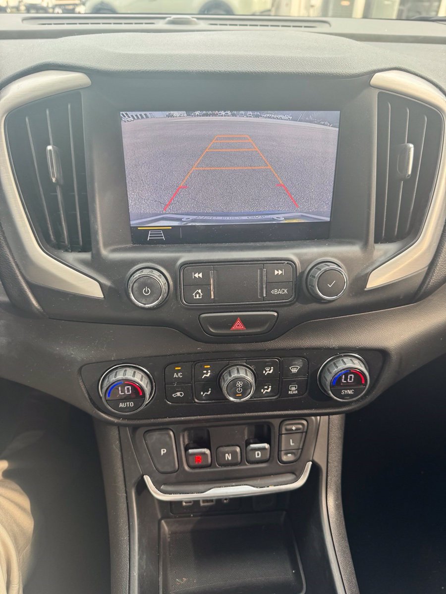 Used 2021 GMC Terrain SLE w/ Driver Convenience Package FWD image 19