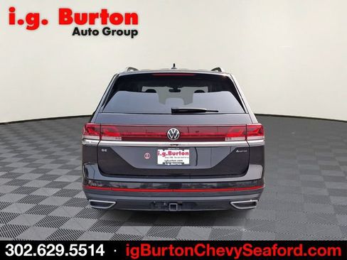 Used 2024 Volkswagen Atlas SE AWD/4WD image 5