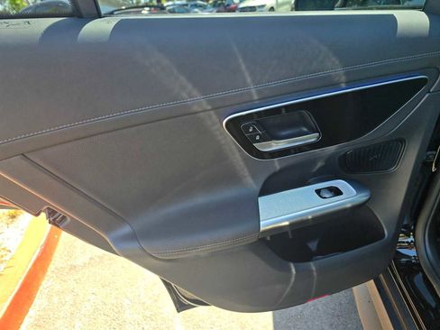 Used 2026 Mercedes-Benz GLC 300 4MATIC image 26