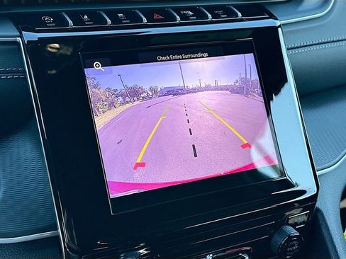 New 2025 Jeep Grand Cherokee Laredo image 8