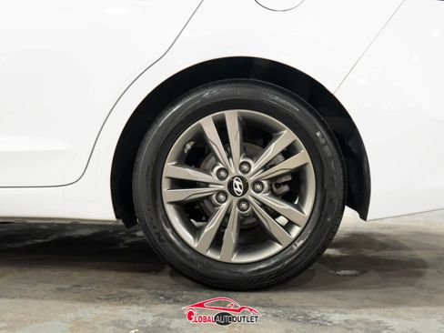 Used 2018 Hyundai Elantra SEL image 11