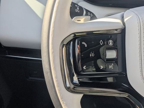 Certified 2025 Land Rover Range Rover Sport Dynamic SE image 19