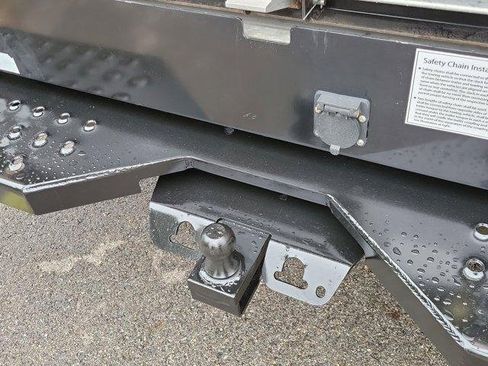 Used 2024 Ford E-350 and Econoline 350 Super Duty w/ Driver's Safety Package image 7