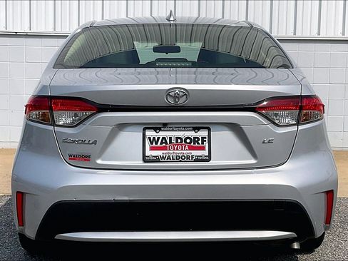 Used 2022 Toyota Corolla LE FWD image 5