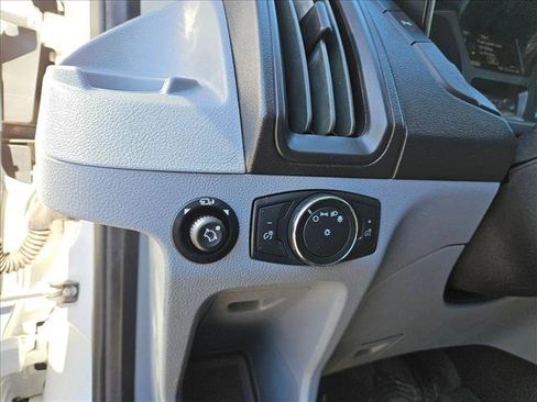 Used 2019 Ford Transit 150 XLT image 10