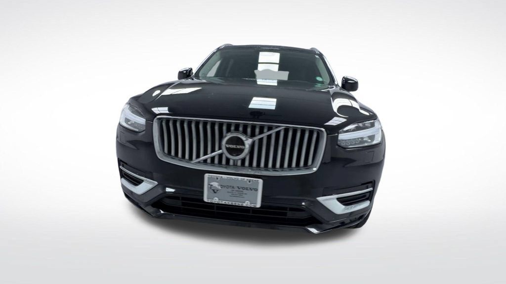 Used 2024 Volvo XC90 B6 Plus AWD/4WD image 3
