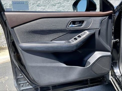Certified 2023 Nissan Rogue SV FWD image 22