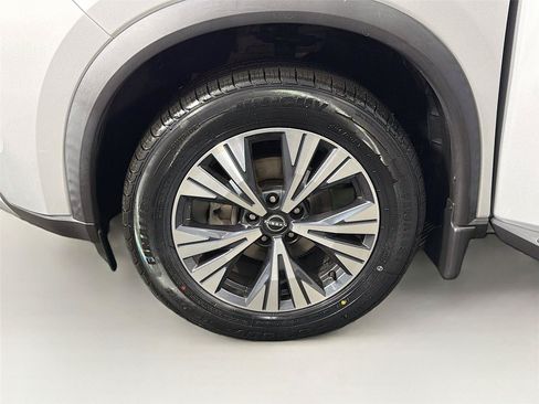 Used 2023 Nissan Rogue SV AWD/4WD image 32