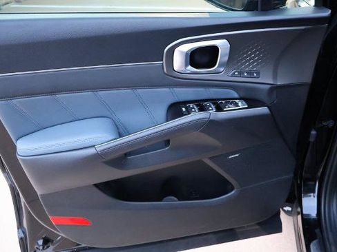 Used 2025 Kia Sorento SX Prestige image 19