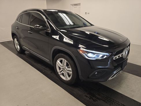 Used 2023 Mercedes-Benz GLA 250 4MATIC w/ Premium Package image 4