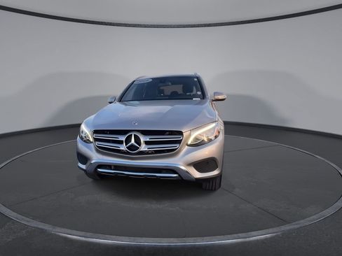 Used 2019 Mercedes-Benz GLC 300 4MATIC image 4