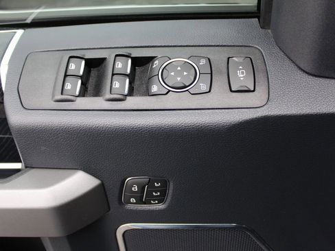 Used 2022 Ford F250 Platinum w/ FX4 Off-Road Package image 25