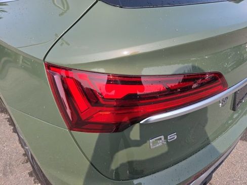 Used 2022 Audi Q5 2.0T Premium Plus w/ Premium Plus Package AWD/4WD image 14