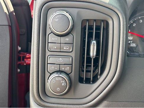 Used 2022 Chevrolet Silverado 1500 Custom AWD/4WD image 29