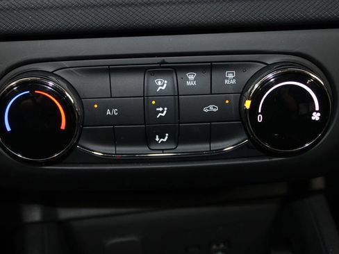 Used 2025 Chevrolet TrailBlazer LS w/ LS Convenience Package FWD image 26