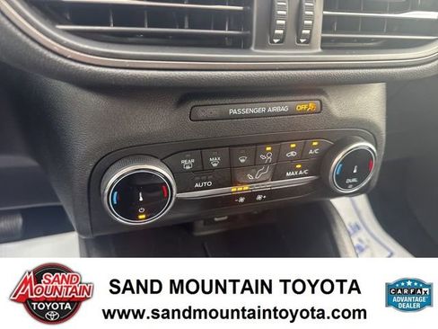 Used 2024 Ford Escape Active image 22