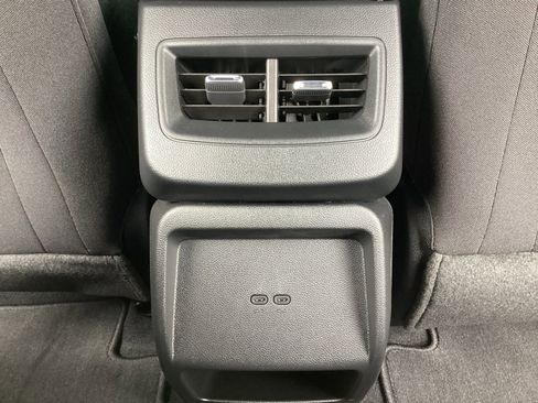Used 2026 Chevrolet Equinox EV LT w/ Comfort Package FWD image 35