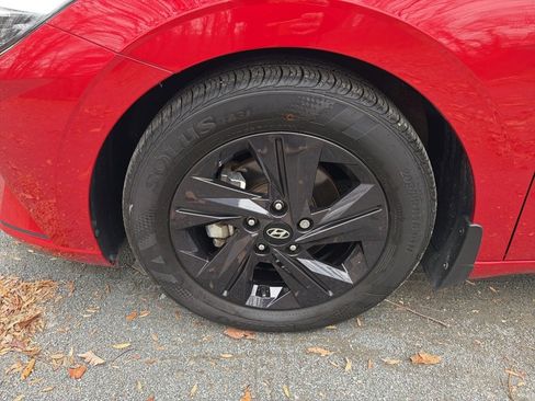 Certified 2022 Hyundai Elantra SEL image 5