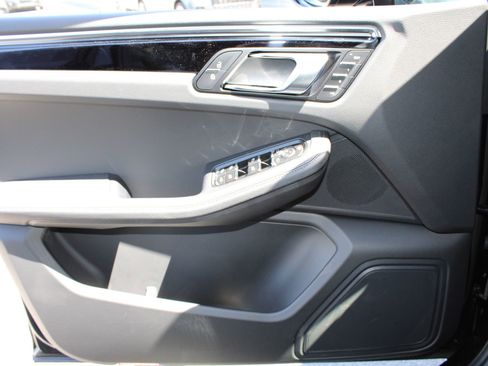 New 2025 Porsche Macan image 13