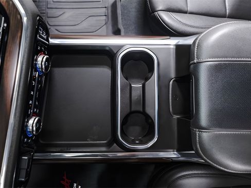 Used 2024 GMC Sierra 2500 SLT w/ SLT Convenience Package image 17