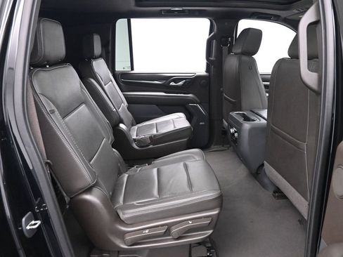 Used 2023 GMC Yukon XL Denali AWD/4WD image 18