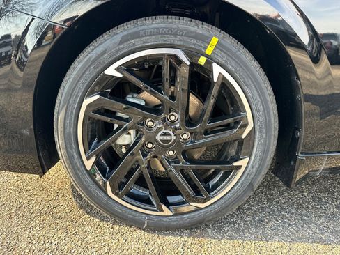 New 2026 Nissan Sentra SR w/ SR Premium Package FWD image 10