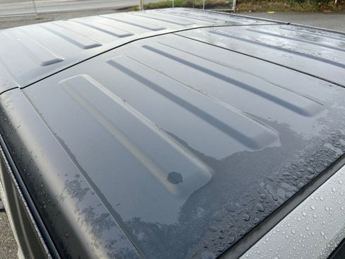 Used 2021 Jeep Gladiator Willys image 28