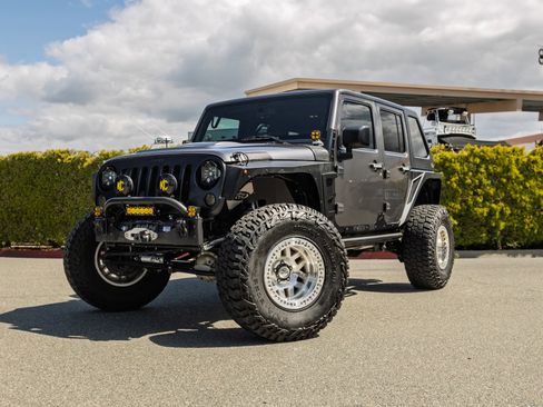 Used 2016 Jeep Wrangler Unlimited Sport w/ Quick Order Package 24S AWD/4WD image 1