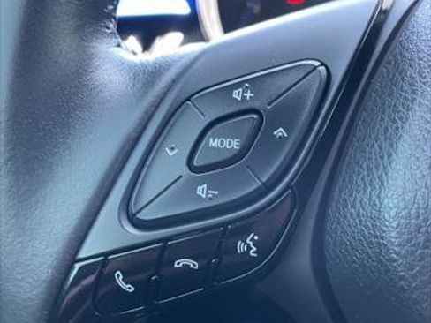 Used 2020 Toyota C-HR XLE image 16