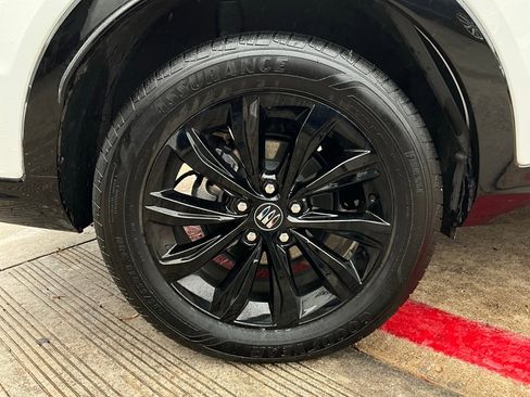 Used 2025 Buick Envista Sport Touring image 9