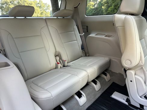 Used 2022 GMC Acadia Denali w/ Denali Technology Package image 31