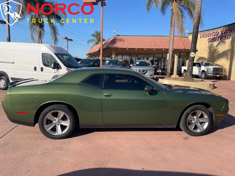 Used 2022 Dodge Challenger SXT RWD image 1